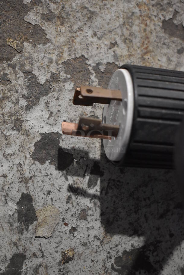 Cecilware APT100WT Metal Commercial Countertop Coffee Machine w/ Hot Water Dispenser and 2 Poly Brew Baskets. 120 Volts, 1 Phase. 16x20x25   - Image 5 of 5