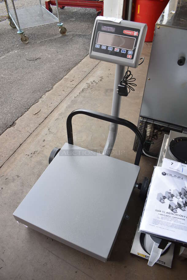 BRAND NEW SCRATCH AND DENT! Torrey FS-250/500 Stainless Steel Commercial 500 Pound Capacity Digital Scale.  24x29x34. Tested and Working! - Image 2 of 6