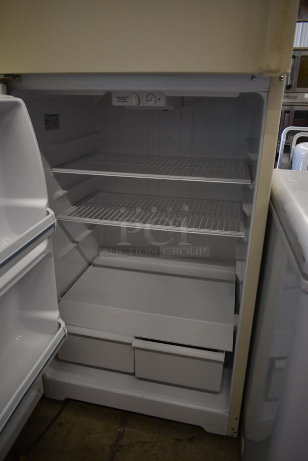 General Electric GE TBX14SABNLAA Metal Cooler Freezer Combo. 115 Volts, 1 Phase. Tested and Working! - Image 4 of 6