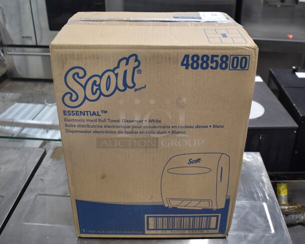 BRAND NEW IN BOX! Scott 48858 Poly Wall Mount Paper Towel Dispenser.