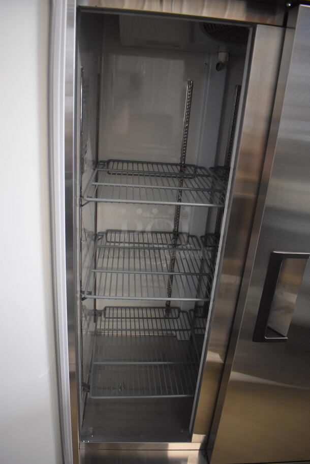 BRAND NEW SCRATCH AND DENT! Avantco A-35R-HC 39 1/2" Solid Door Reach-In Refrigerator Cooler On Commercial Casters 115 Volts 1 Phase. Tested and Working! - Image 4 of 6