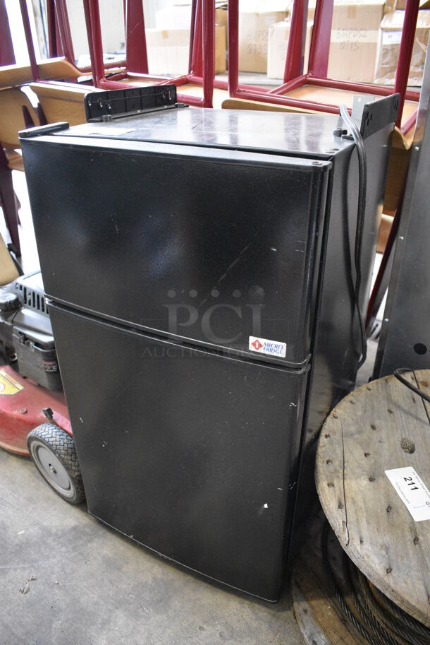 Model MFR-3 Metal Mini Cooler Freezer. 120 Volts, 1 Phase. 19x18x35. Tested and Working! - Image 2 of 7