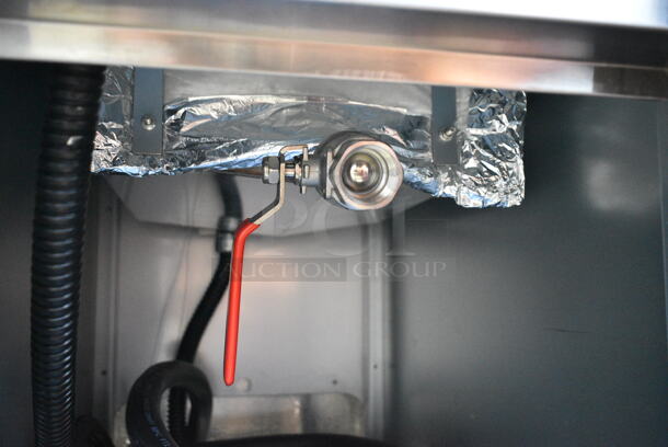 BRAND NEW SCRATCH AND DENT! 2023 Avantco 177EF40D Stainless Steel Commercial 40 lb. Electric Floor Fryer - 240 Volts, 1 Phase.  - Image 9 of 11