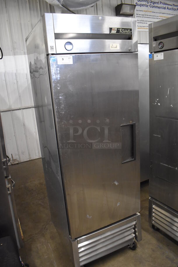 2013 True T-23F ENERGY STAR Stainless Steel Commercial Single Door Reach In Freezer w/ Poly Coated Racks on Commercial Casters. 115 Volts, 1 Phase. 27x30x83.5. Tested and Working! - Image 3 of 6