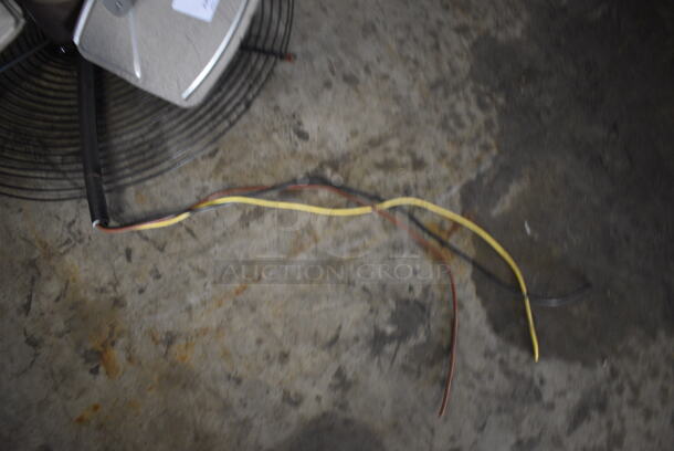 Metal Fan Piece. 25x25x8 - Image 2 of 3