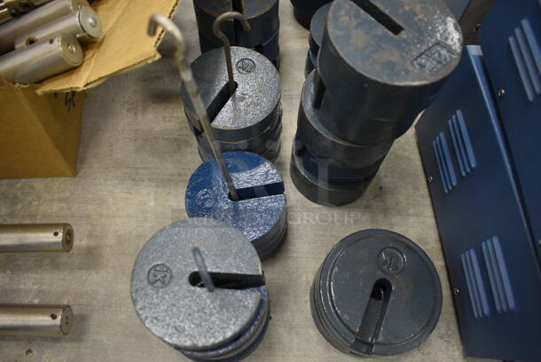 ALL ONE MONEY!  Lot of Cenco Ballistic Pendulum, Metal Weights and Additional Pieces  - Image 6 of 8