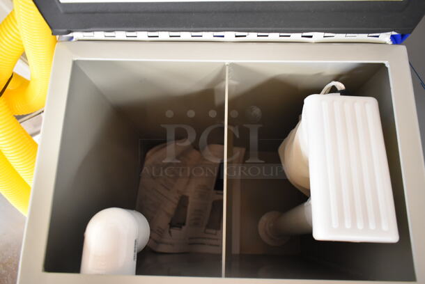 BRAND NEW SCRATCH AND DENT! Namco Metal Commercial The Scooter Carpet Cleaner. Tested and Working! - Image 10 of 11