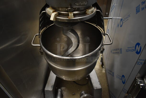 Hobart D300 Metal Commercial Floor Style 30 Quart Planetary Dough Mixer w/ Stainless Steel Mixing Bowl, Bowl Guard, Dough Hook, Paddle and Whisk Attachments. 115 Volts, 1 Phase. Tested and Working! - Image 6 of 10