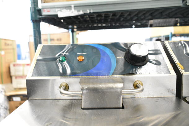 	BRAND NEW SCRATCH AND DENT! 2023 Hoocoo FRY-20L Stainless Steel Commercial Countertop Electric Powered 2 Bay Deep Fat Fryer w/ 2 Metal Baskets and 2 Lids. 120 Volts, 1 Phase. - Image 3 of 7