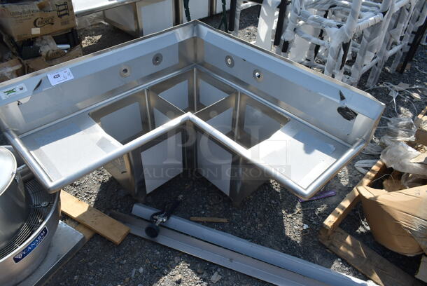BRAND NEW SCRATCH AND DENT! Regency 600S3141414C Stainless Steel 44 1/2" 16 Gauge Stainless Steel Three Compartment Commercial Corner Sink with Two Drainboards - 14" x 14" x 14" Bowls. No Legs. - Image 2 of 8