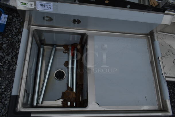 BRAND NEW SCRATCH AND DENT! Regency 600S1172324R Stainless Steel Single Bay Sink w/ Right Side Drain Board. Bay 17x23. Drain Board 22.5x24 - Image 5 of 6