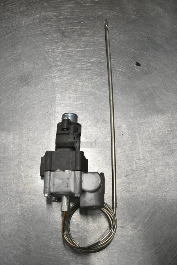 3 BRAND NEW SCRATCH AND DENT! Items Including HP00922020 Vulcan 00-922020 Thermostat, HP00840144 Vulcan 00-840144 Burner, HP0085451100 Vulcan 00-854511-00001 Heater Assy, 240v. 3 Times Your Bid!  - Image 3 of 11