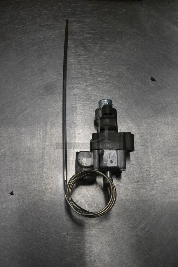 3 BRAND NEW SCRATCH AND DENT! Items Including HP00922020 Vulcan 00-922020 Thermostat, HP00840144 Vulcan 00-840144 Burner, HP0085451100 Vulcan 00-854511-00001 Heater Assy, 240v. 3 Times Your Bid!  - Image 4 of 11