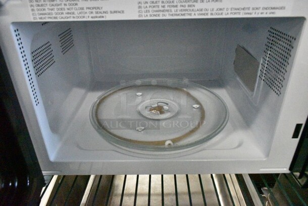 West Bend WBMW92B Countertop Microwave Oven w/ Plate. 120 Volts, 1 Phase.  - Image 6 of 8