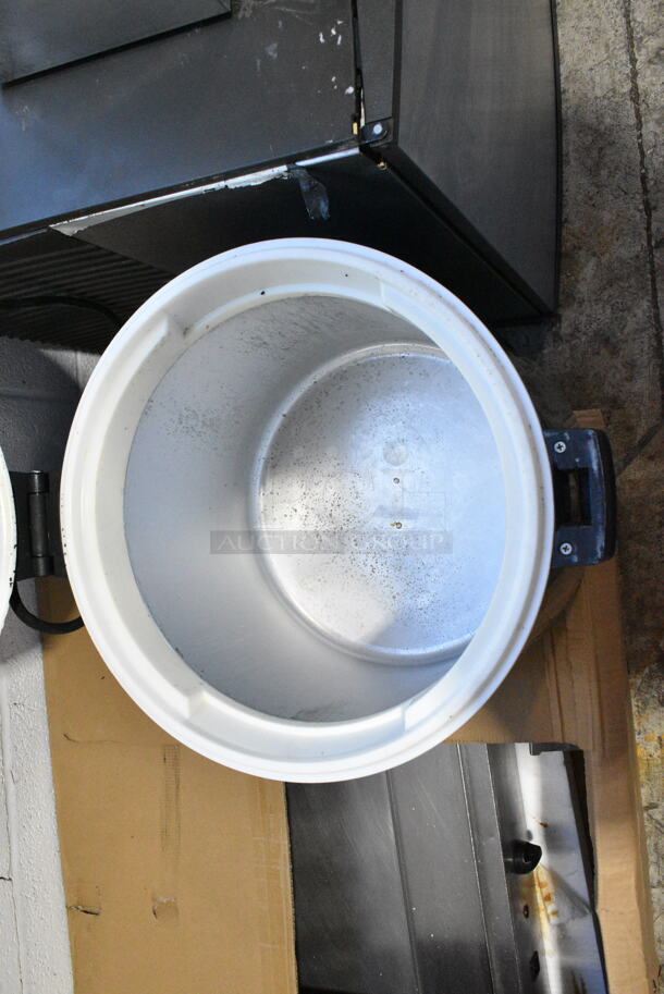 RDS-230 Stainless Steel Countertop Electric Rice Warmer. 110-120 Volts, 1 Phase. Tested and Working! - Image 3 of 6