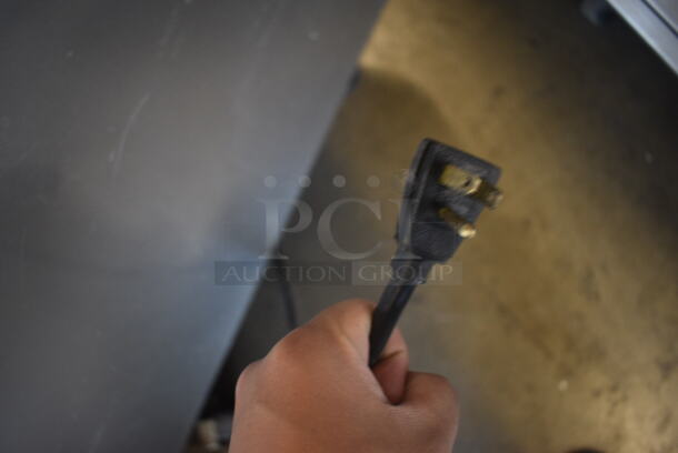 2013 True T-23F 1 Door Stainless Steel Reach in Freezer w/ Poly Coated Racks on Commercial Casters. 115 Volt, 1 Phase. Tested and Working! - Image 7 of 7