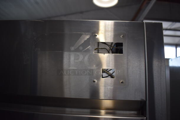 True TG2R-2S ENERGY STAR Stainless Steel Commercial 2 Door Reach In Cooler w/ Poly Coated Racks on Commercial Casters. 115 Volts, 1 Phase. Cannot Test - Unit Trips Breaker - Image 3 of 7