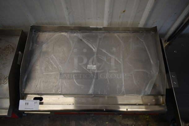 LIKE NEW! 2023 Avantco 177EG30N Stainless Steel Commercial Countertop Electric Powered Flat Top Griddle. 208/240 Volts, 1 Phase. Tested and Working! - Image 2 of 6