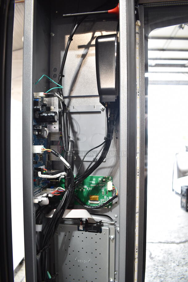 BRAND NEW SCRATCH AND DENT! Seaga Envision ENV5B Metal Commercial 40-Item Refrigerated Vending Machine / Beverage Merchandiser. 115 Volts, 1 Phase. Tested and Working! - Image 8 of 12