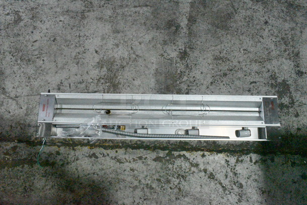 BRAND NEW SCRATCH AND DENT! ServIt 423SW48TLHA 48" Lighted Strip Warmer with Single Toggle Control. 120 Volts, 1 Phase.  - Image 2 of 7