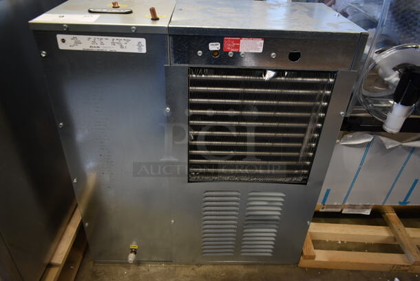 BRAND NEW SCRATCH AND DENT! Elkay ER19-1D Stainless Steel Commercial Water Chiller. 115 Volts, 1 Phase. - Image 4 of 5
