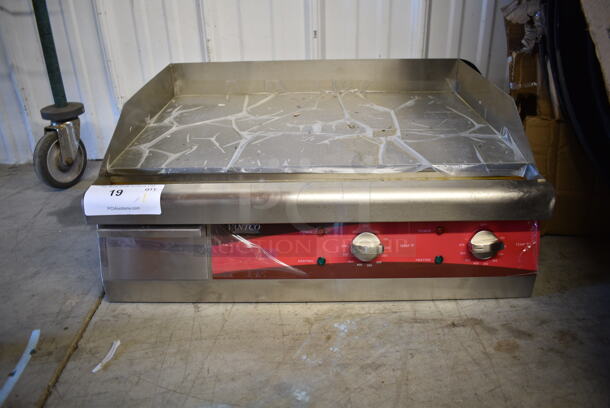 BRAND NEW SCRATCH AND DENT! Avantco 177EG24N Stainless Steel 24" Electric Countertop Griddle. 208/240 Volts, 1 Phase.  - Image 2 of 6