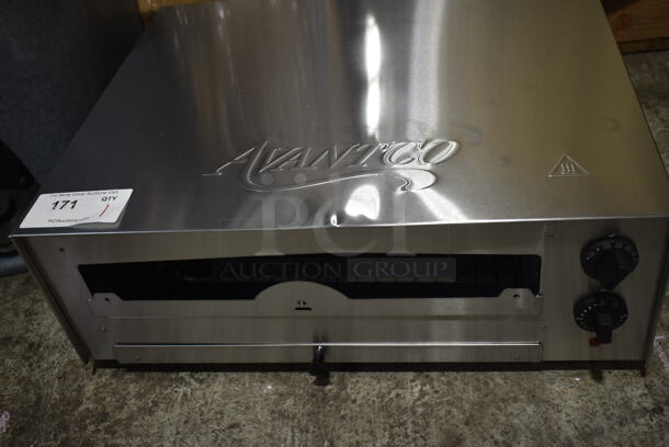 BRAND NEW SCRATCH AND DENT! Avantco 177CPO16TSGL Stainless Steel Commercial Countertop Electric Powered Snack Oven. Missing Parts. 120 Volts, 1 Phase. Tested and Working!
