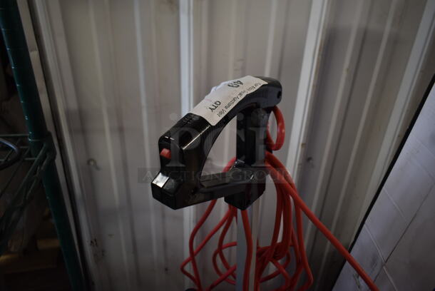 LIKE NEW! Hoover Superior Lite CH50200 12" Upright Vacuum Cleaner. Tested and Working! - Image 5 of 7