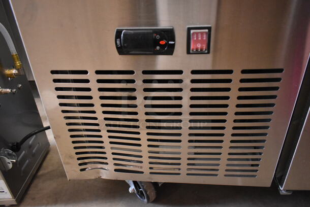 BRAND NEW SCRATCH AND DENT! 2023 Avantco 178SSPPT3 Stainless Steel Commercial Pizza Prep Table on Commercial Casters. 115 Volts, 1 Phase. Tested and Working! - Image 9 of 11