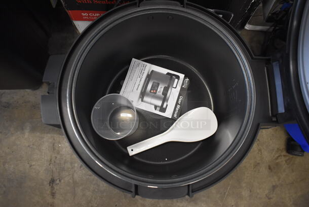 BRAND NEW IN BOX! Avantco 177RCSA90 Stainless Steel Commercial Countertop Rice Cooker. 240 Volts, 1 Phase. 21.5x19x16. Tested and Working! - Image 5 of 7