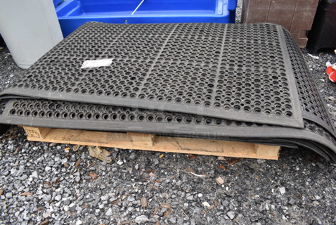 10 Black Anti Fatigue Floor Mats. 36x60. 10 Times Your Bid!
