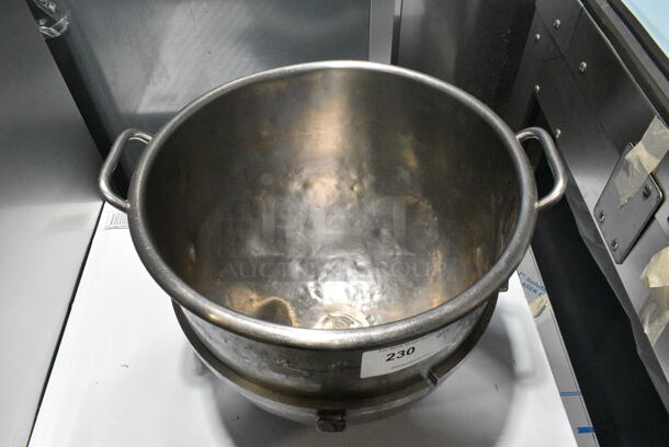 Metal Mixing Bowl.  - Image 3 of 3