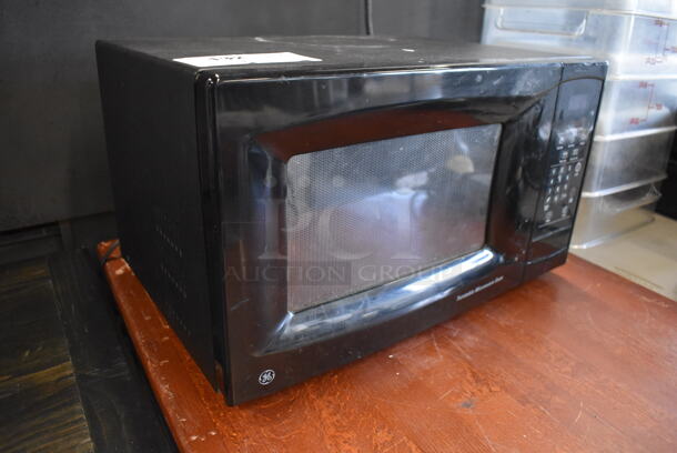 General Electric JES735BF 01 Metal Countertop Microwave Oven. 120 Volts, 1 Phase. 19x13x11 - Image 3 of 5
