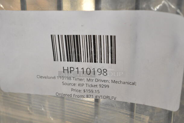 4 BRAND NEW SCRATCH AND DENT! Items; HPKE504295 Cleveland KE50429-5 Prs Gauge; Btm Mnt, HP22199 Cleveland 22199 Vlv,Sld,Stm,Normally Open 1/4", HP108068 Cleveland 108068 Thermocouple; 1/8 In, HP110198 Cleveland 110198 Timer; Mtr Driven; Mechanical;. 4 Times Your Bid! - Image 6 of 6