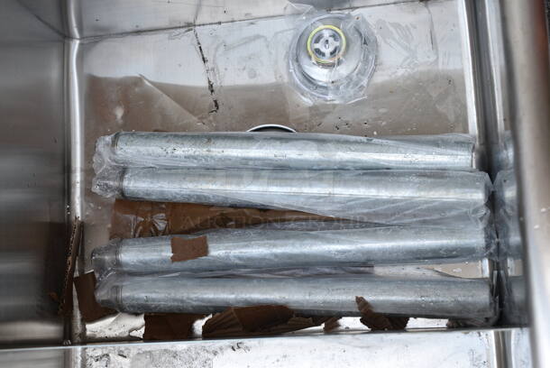 BRAND NEW SCRATCH AND DENT! Stainless Steel Commercial 3 Bay Sink.  - Image 7 of 7