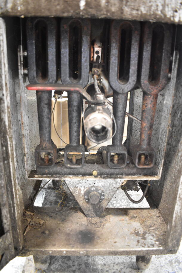 Vulcan Stainless Steel Commercial Floor Style Natural Gas Powered Deep Fat Fryer.  - Image 4 of 5