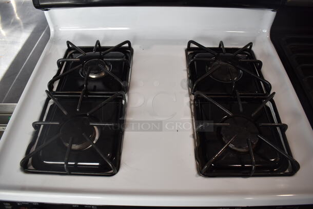 Kenmore 362.75581891 Metal Natural Gas Powered 4 Burner Range w/ Oven. 30x27x47 - Image 4 of 9