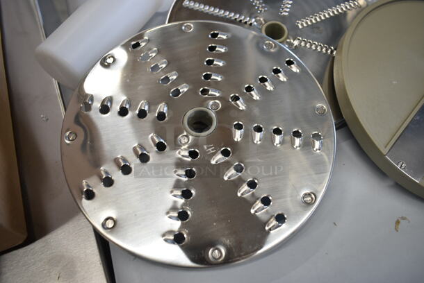 5 BRAND NEW SCRATCH AND DENT! Items for Food Processor Including H4 Grater Blade, H7 Grater Blade, H3 Grater Blade, S Blade, White Poly Pusher. 5 Times Your Bid!  - Image 5 of 10