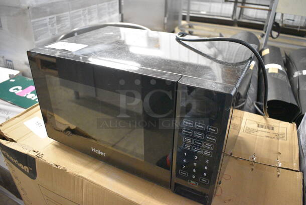 Haier HMC20BEBB Metal Microwave Oven. 120 Volts, 1 Phase. 19x14x11 - Image 2 of 5