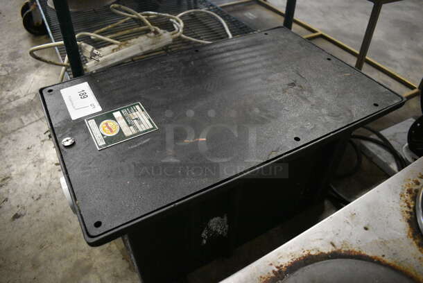 Zurnindu Model G702 Metal Commercial Grease Trap. 14.5x26x12 - Image 2 of 4