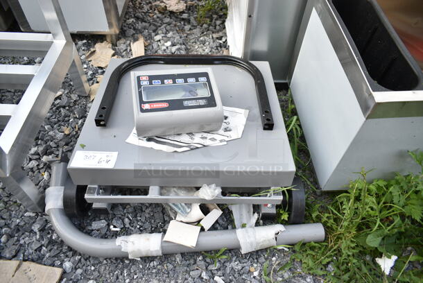 BRAND NEW SCRATCH AND DENT! Torrey F8-250/500 500 lb. Digital Receiving Scale with Tower Display, Legal for Trade - Image 2 of 5