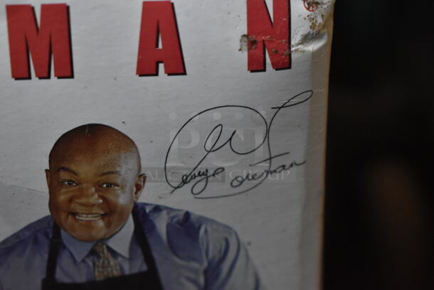 IN ORIGINAL BOX! George Foreman GR12 Lean Mean Grilling Machine. 120 Volts, 1 Phase.  - Image 5 of 8