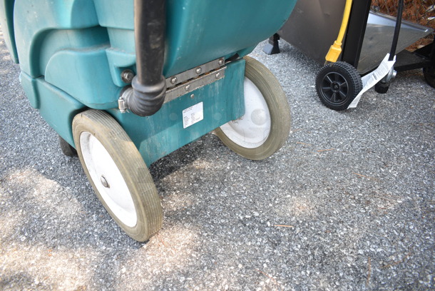 Tennant 607679 Metal Commercial Floor Cleaning Machine. 120 Volts, 1 Phase.  - Image 4 of 7