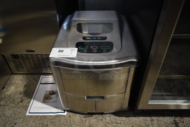 BRAND NEW SCRATCH AND DENT! Whynter T-2M SNO Portable Ice Maker, Stainless Steel 35 lbs per day. 115 Volts, 1 Phase. Tested and Working! - Image 1 of 7