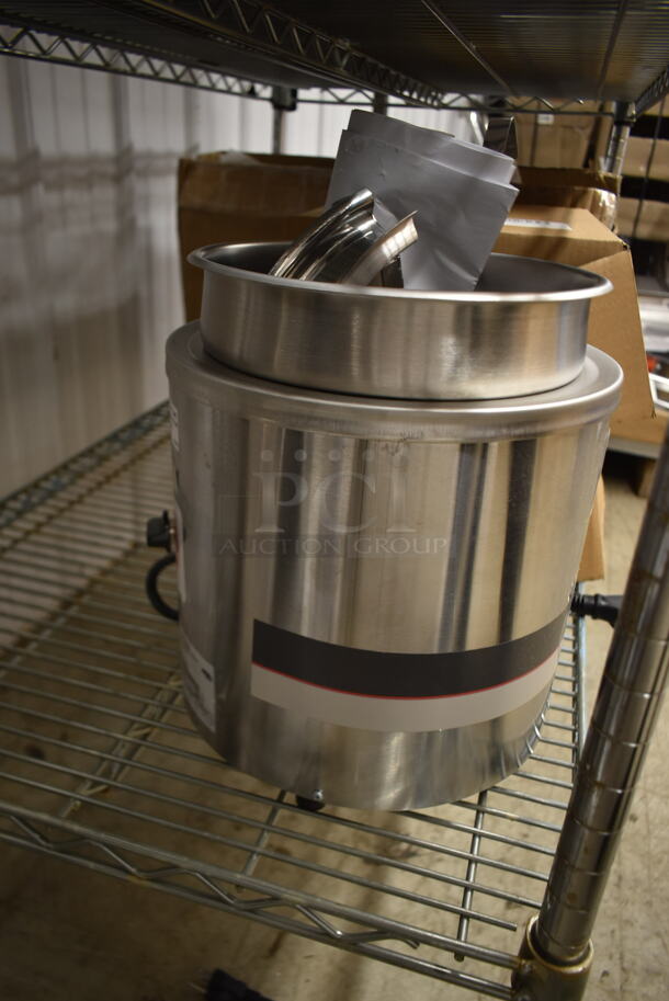 BRAND NEW SCRATCH AND DENT! APW Wyott RCW-7 Stainless Steel Commercial Countertop Soup Kettle Food Warmer w/ Drop In and Lid. 120 Volts, 1 Phase. Tested and Working! - Image 4 of 6