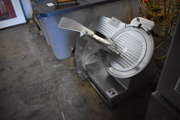 Avantco SLR5312 Stainless Steel Commercial Countertop Meat Slicer w/ Blade Sharpener. 120 Volts, 1 Phase. Tested and Working! - Image 3 of 5