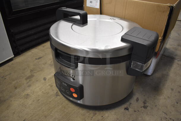 BRAND NEW IN BOX! Avantco 177RCSA90 Stainless Steel Commercial Countertop Rice Cooker. 240 Volts, 1 Phase. 21.5x19x16. Tested and Working! - Image 3 of 9
