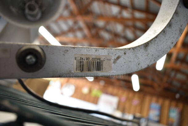 Metal Commercial 2 Head Warming Lamp. Tested and Does Not Power On - Image 4 of 4