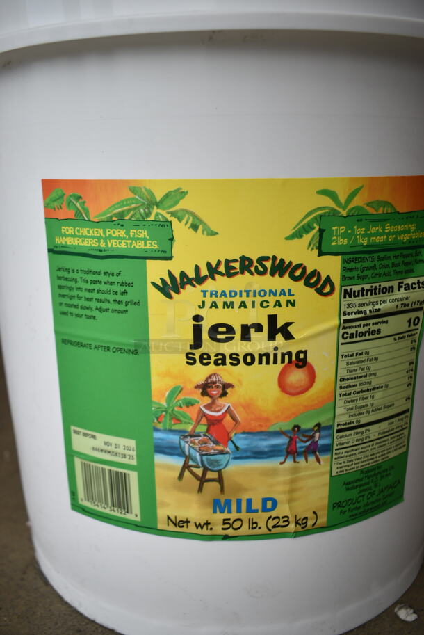 BRAND NEW SCRATCH AND DENT! Walkerswood 125WWM50 Traditional Jamaican Jerk Seasoning Bucket.  - Image 3 of 5