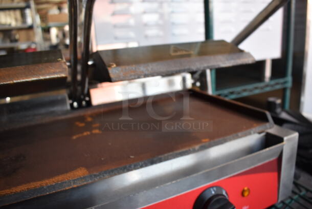Avantco 177P85S Stainless Steel Commercial Countertop Electric Powered Dual Panini Press. 120 Volts, 1 Phase. 23x15x9. Tested and Working! - Image 5 of 7